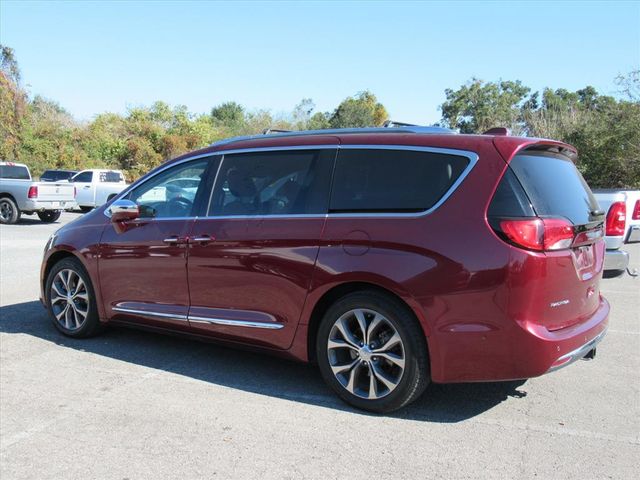 2018 Chrysler Pacifica Limited photo 3