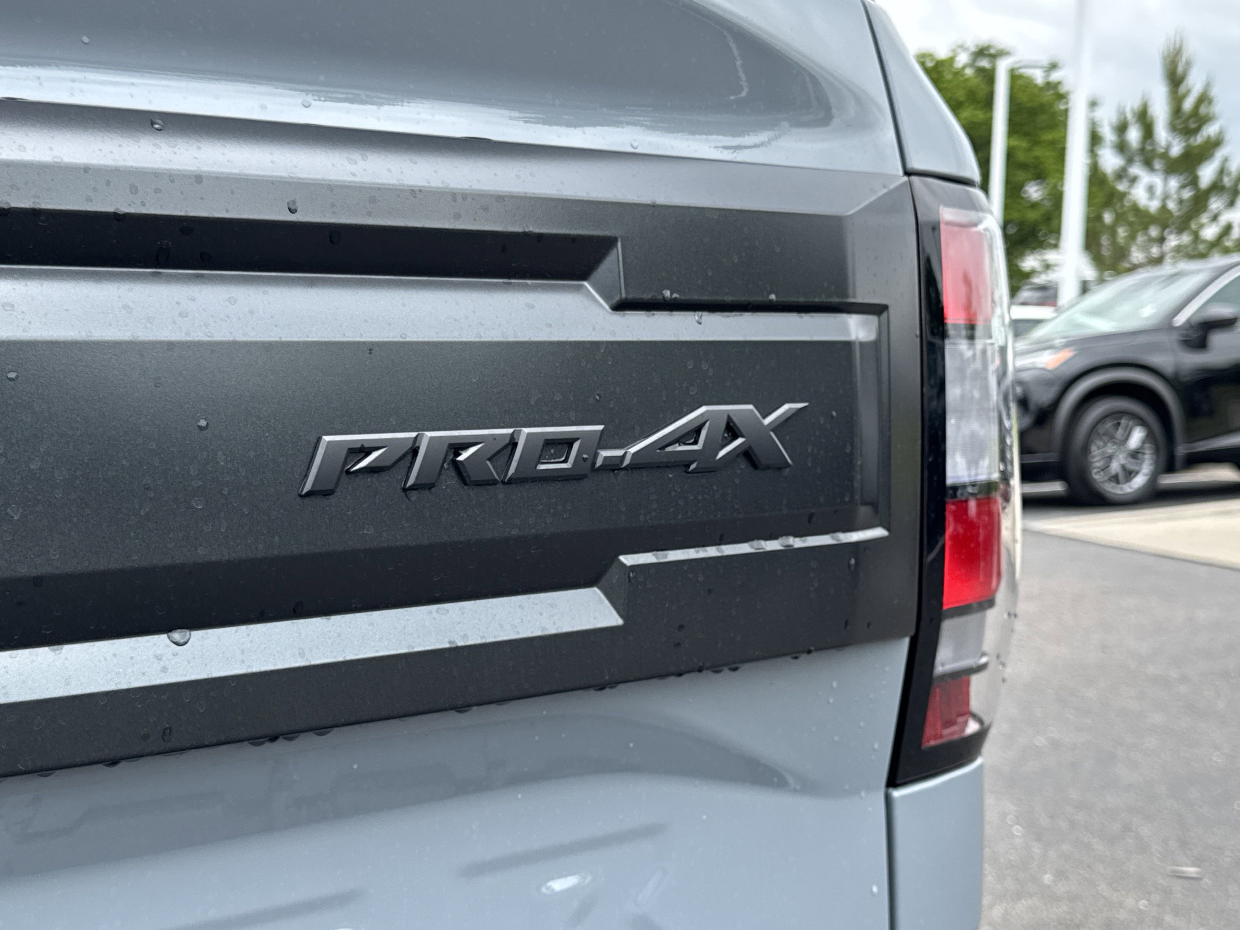 2025 Nissan Frontier PRO-4X photo 5