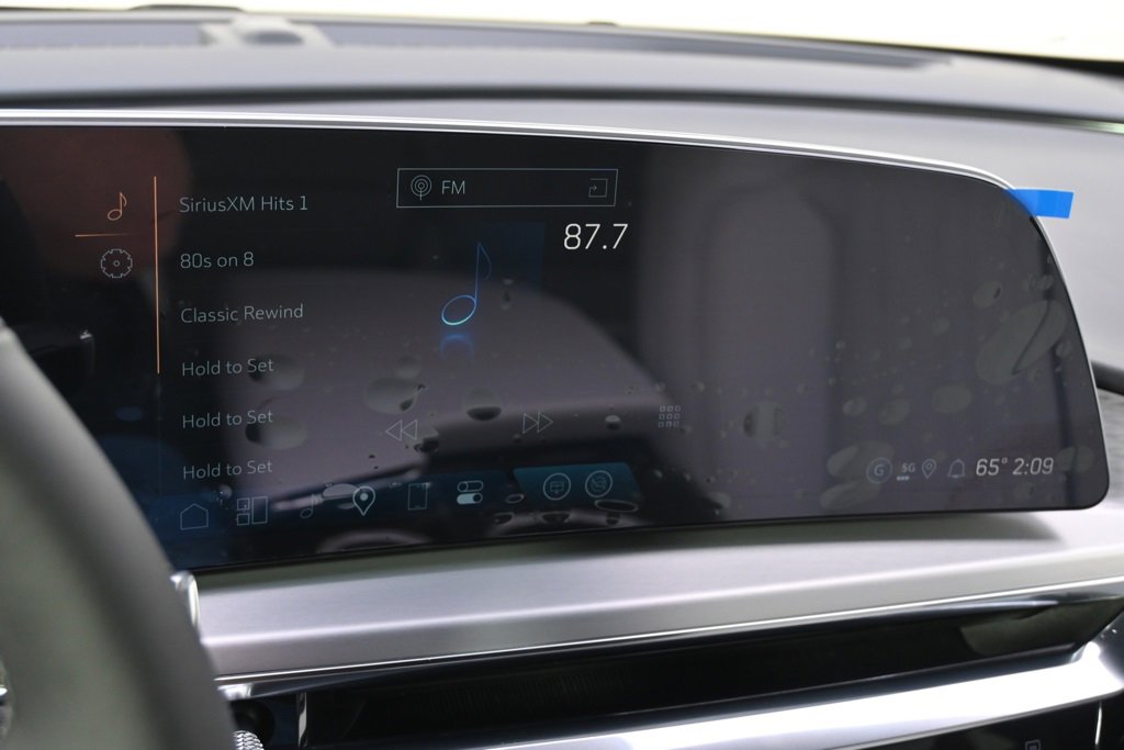 2025 Cadillac Lyriq Luxury photo 22