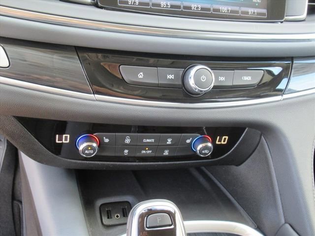 2018 Buick Enclave Essence photo 23