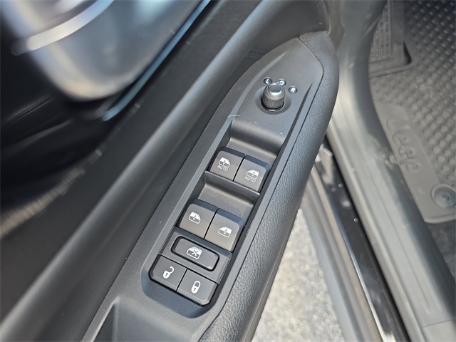 2025 Jeep Compass Latitude photo 10