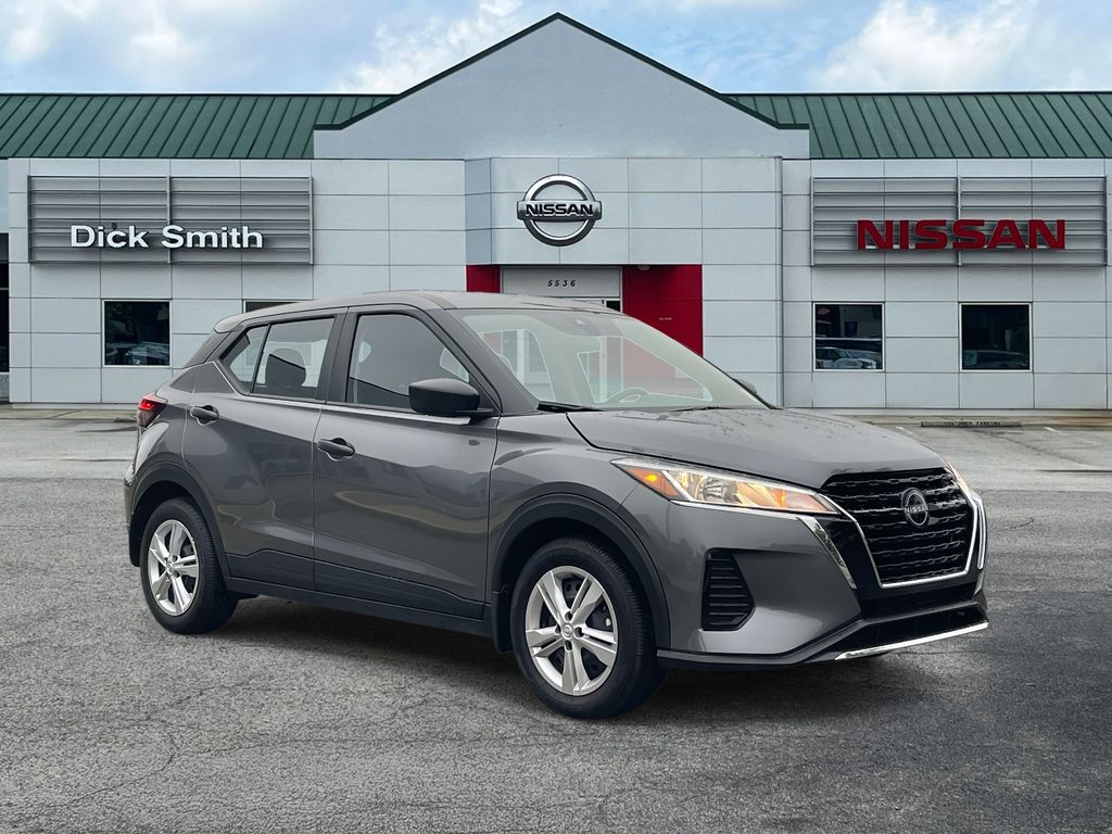 2025 Nissan KICKS PLAY Base's photo