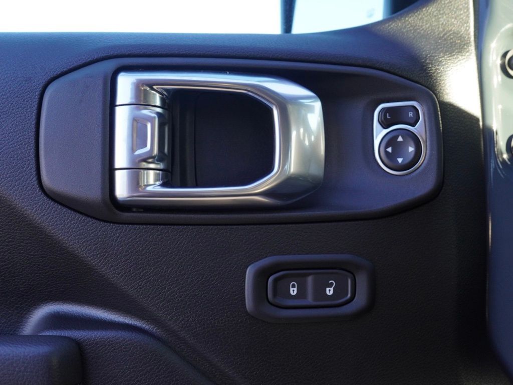 New 2026 Anvil Clear-Coat Exterior Paint Jeep 4-Door Sport S image 10