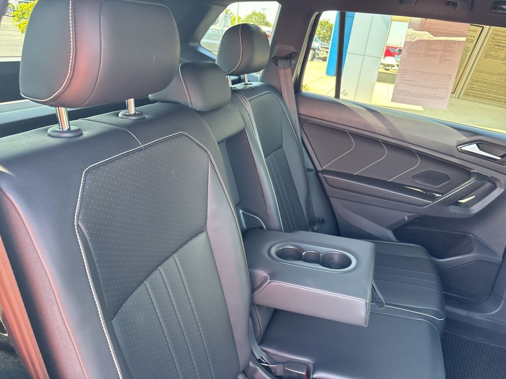 2024 Volkswagen Tiguan SE R-Line Black photo 17