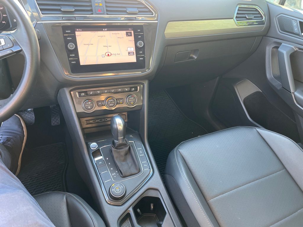 2019 Volkswagen Tiguan SEL Sport photo 19