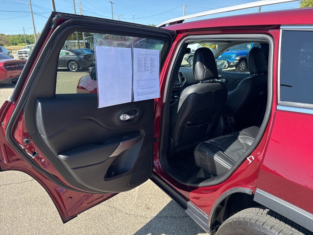 2021 Jeep Cherokee Latitude Lux photo 21