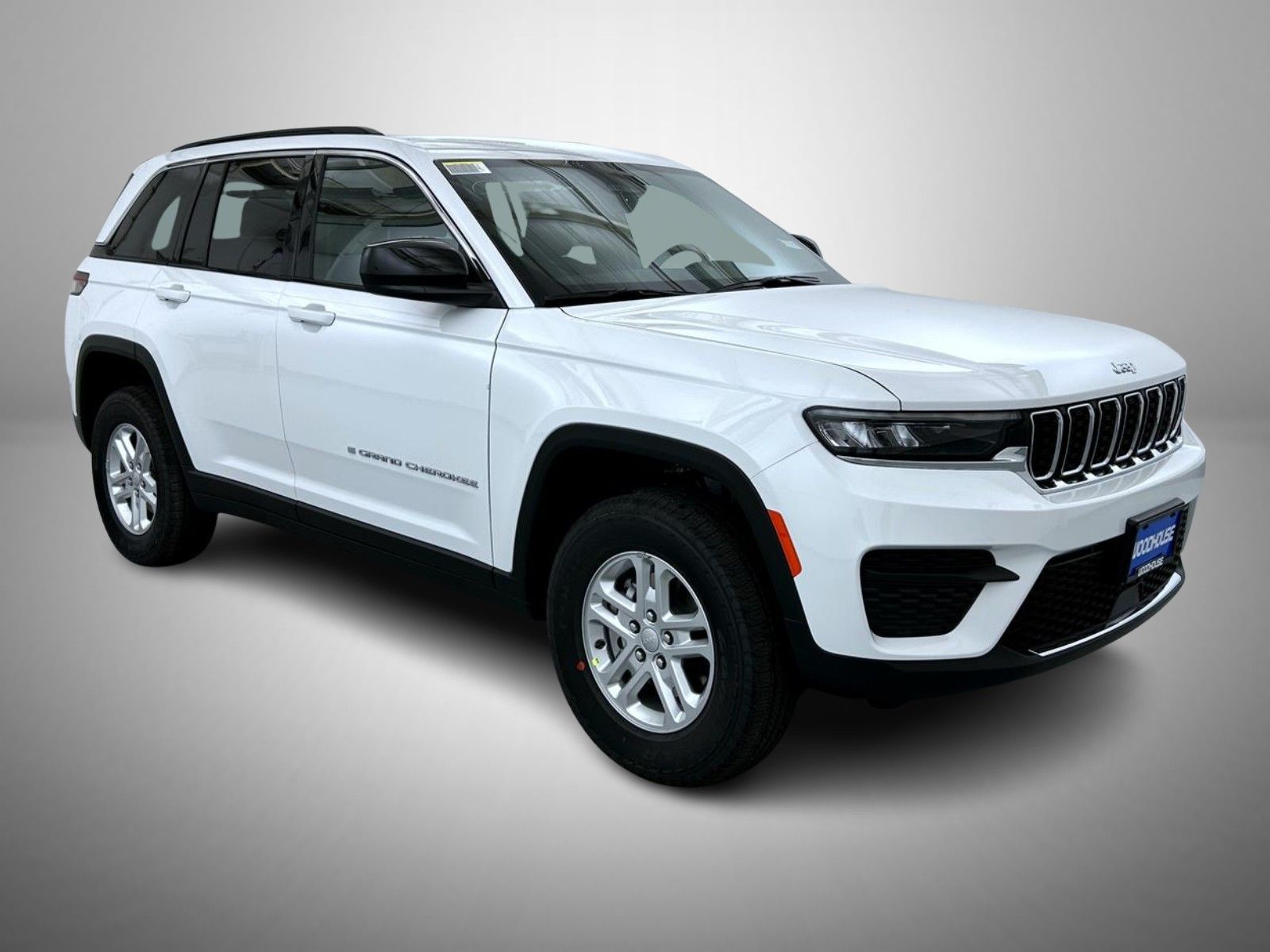 2025 Jeep Grand Cherokee Laredo photo 3
