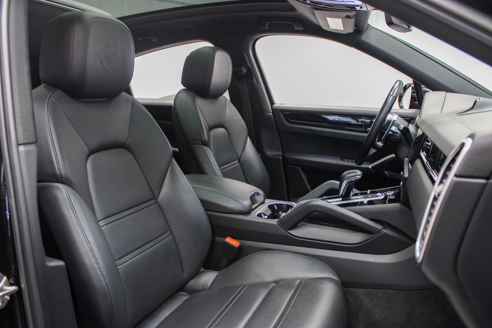 2022 Porsche Cayenne Coupe photo 31