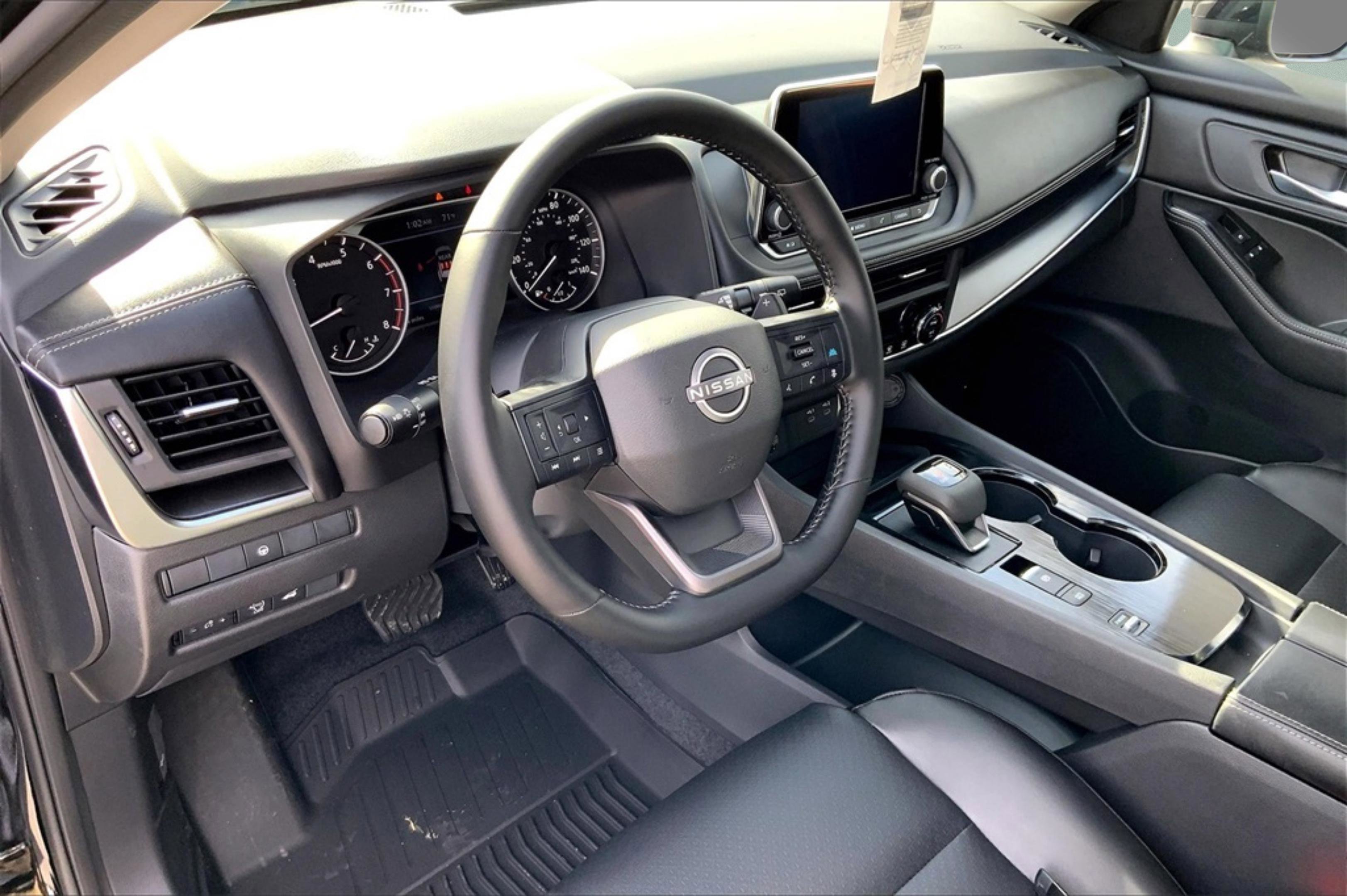 2025 Nissan Rogue SV photo 6