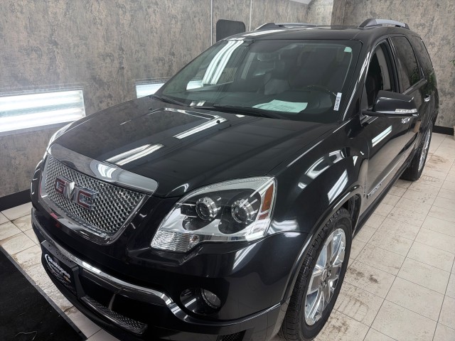 2011 GMC Acadia Denali's photo