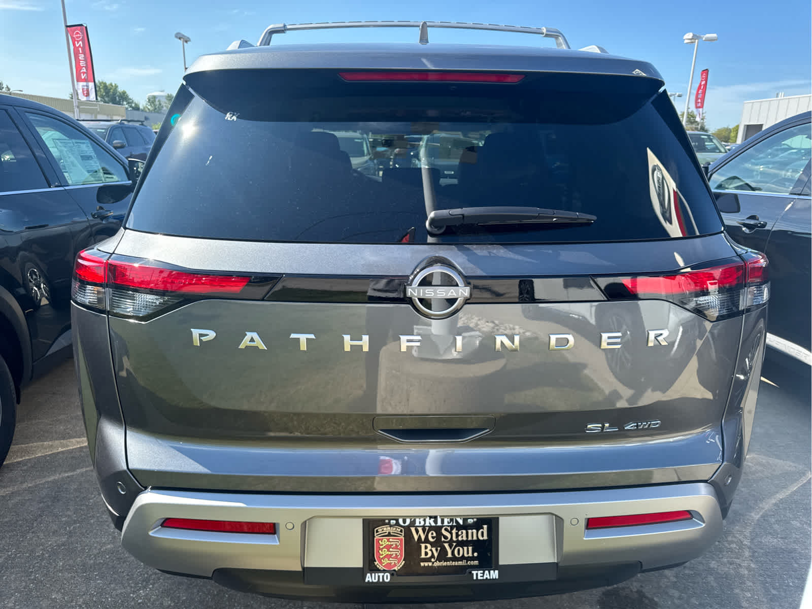 2025 Nissan Pathfinder SL photo 4