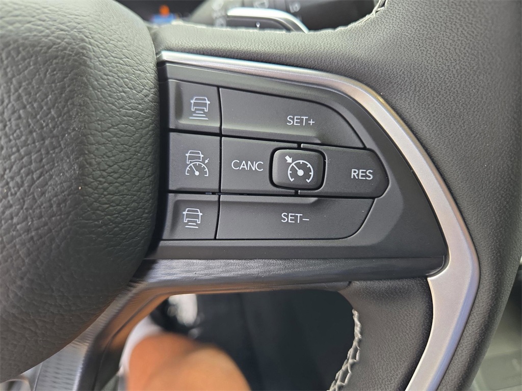 2025 Jeep Grand Cherokee Altitude X photo 26