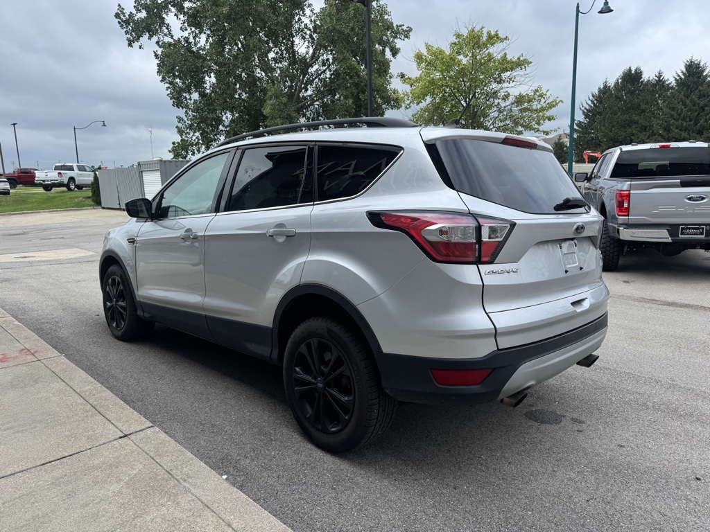 2018 Ford Escape SEL photo 2