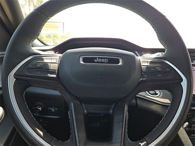 2025 Jeep Grand Cherokee Limited photo 18