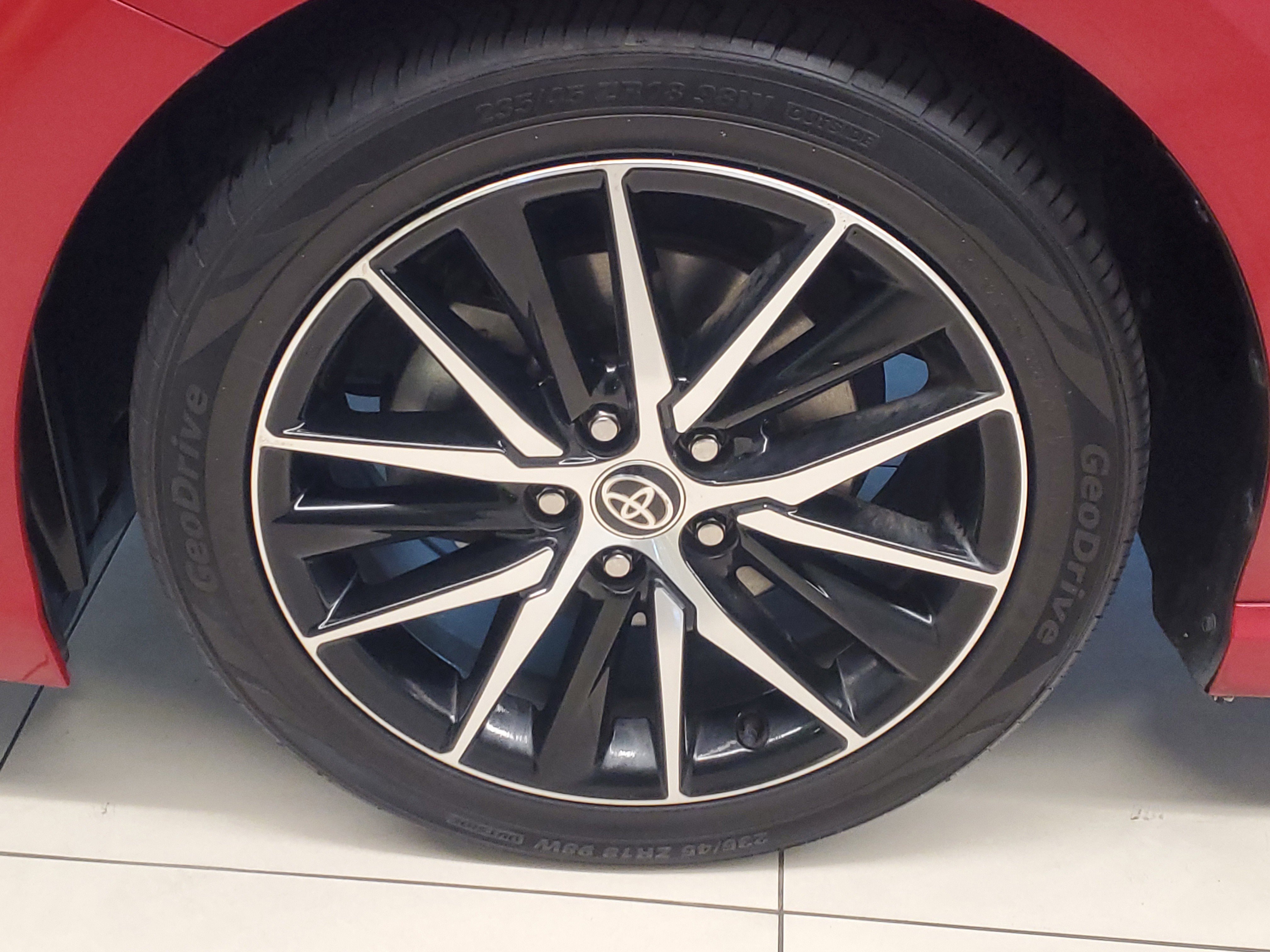 2022 Toyota Camry SE photo 5