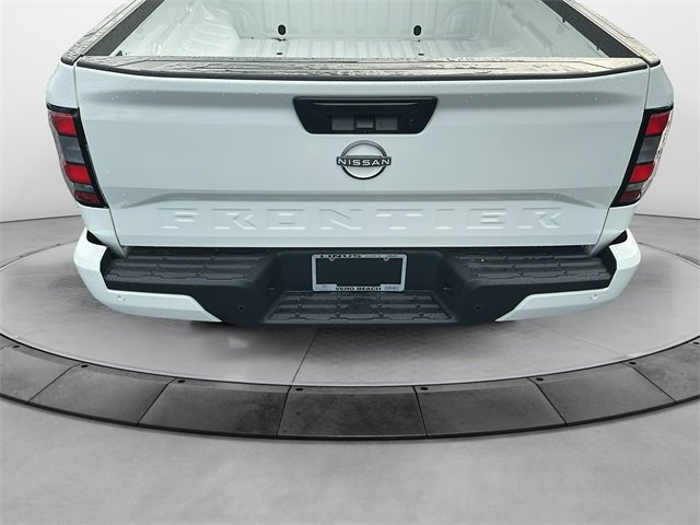 2025 Nissan Frontier SV photo 9