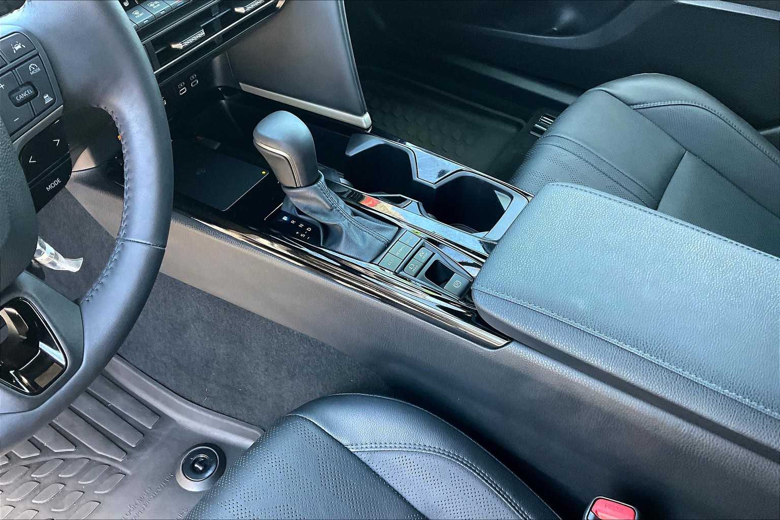 2025 Toyota Camry XSE photo 16