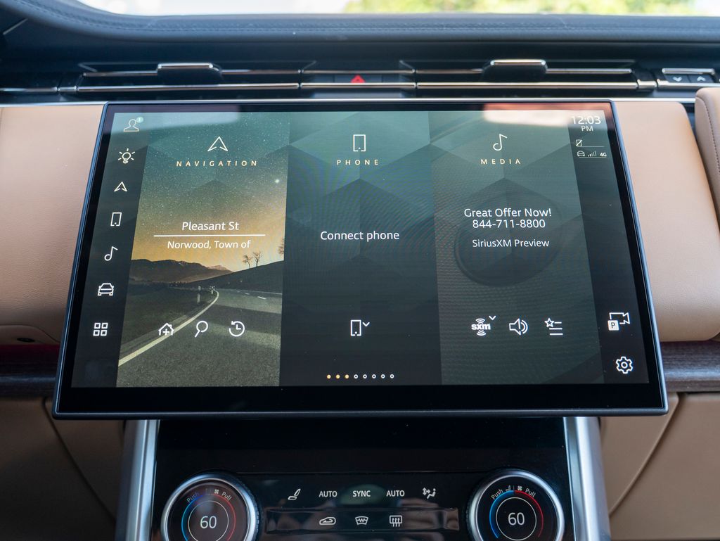 2023 Land Rover Range Rover SE photo 20