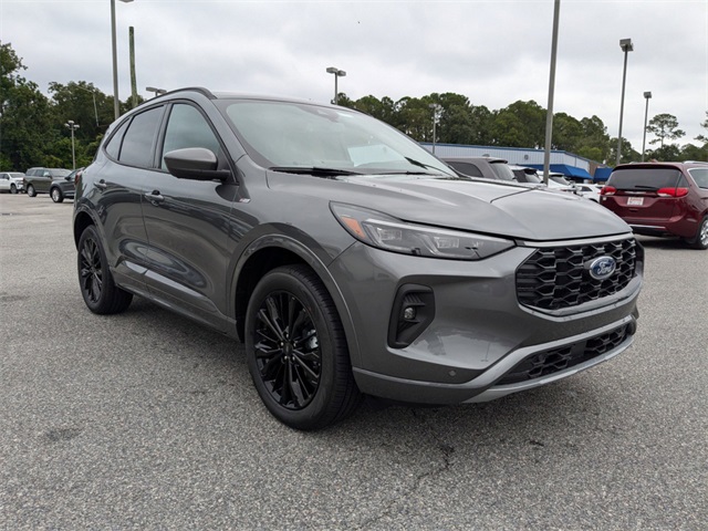 2024 Ford Escape ST-Line Elite photo 2