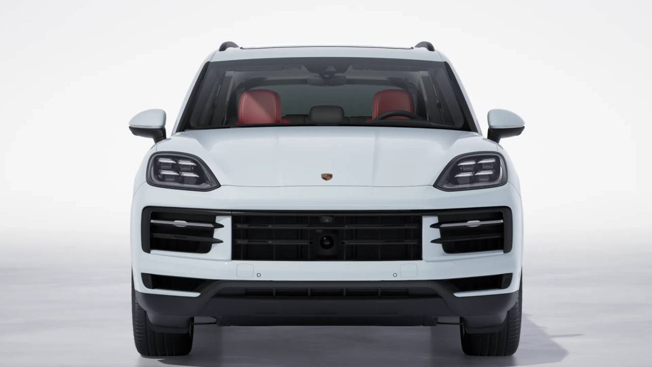 2025 Porsche Cayenne photo 9