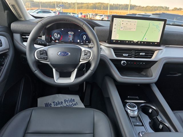 2025 Ford Explorer photo 26