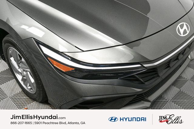 2024 Hyundai Elantra SE photo 29