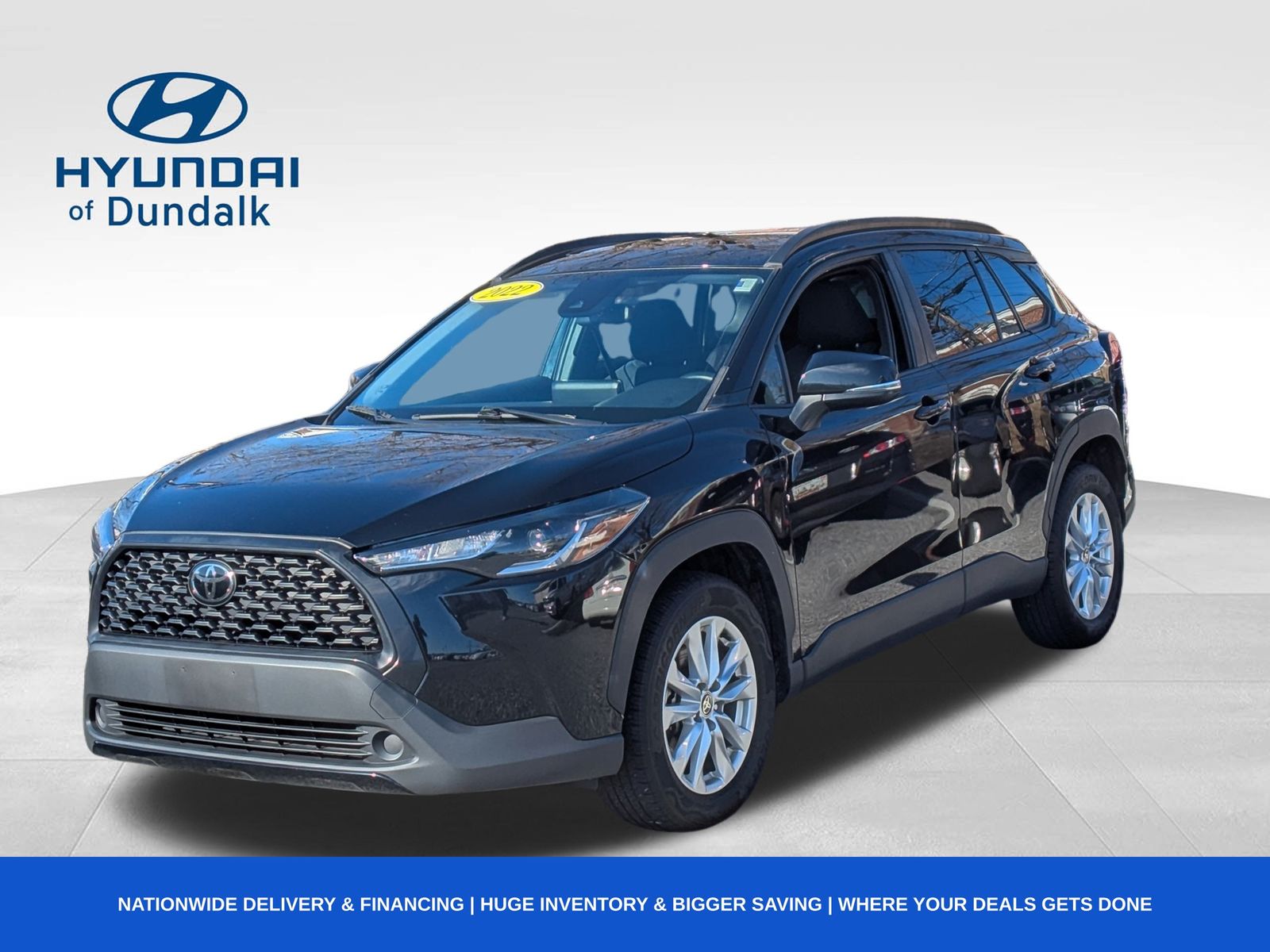 2022 Toyota Corolla Cross LE's photo