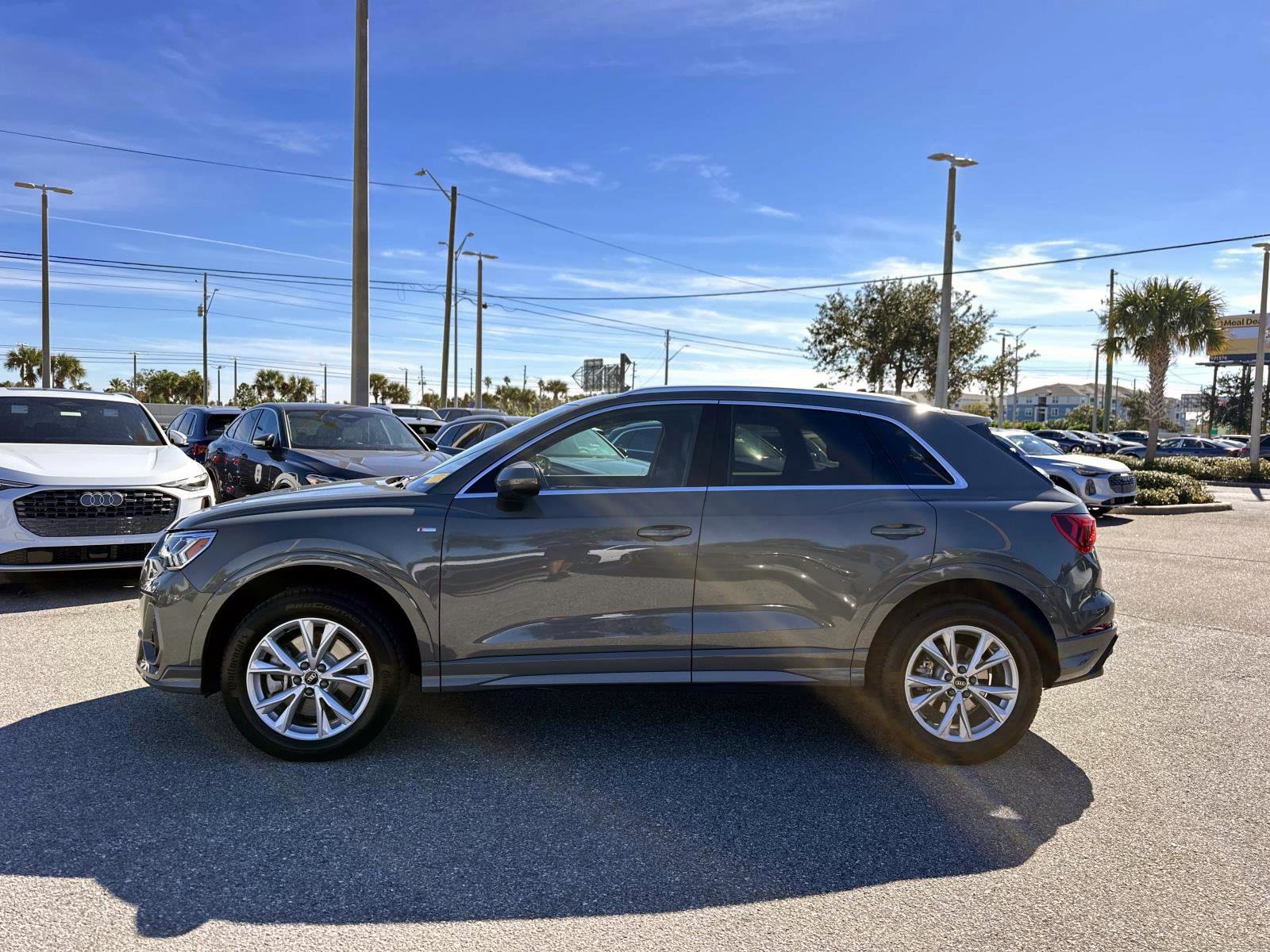 2025 Audi Q3 S line Premium photo 3