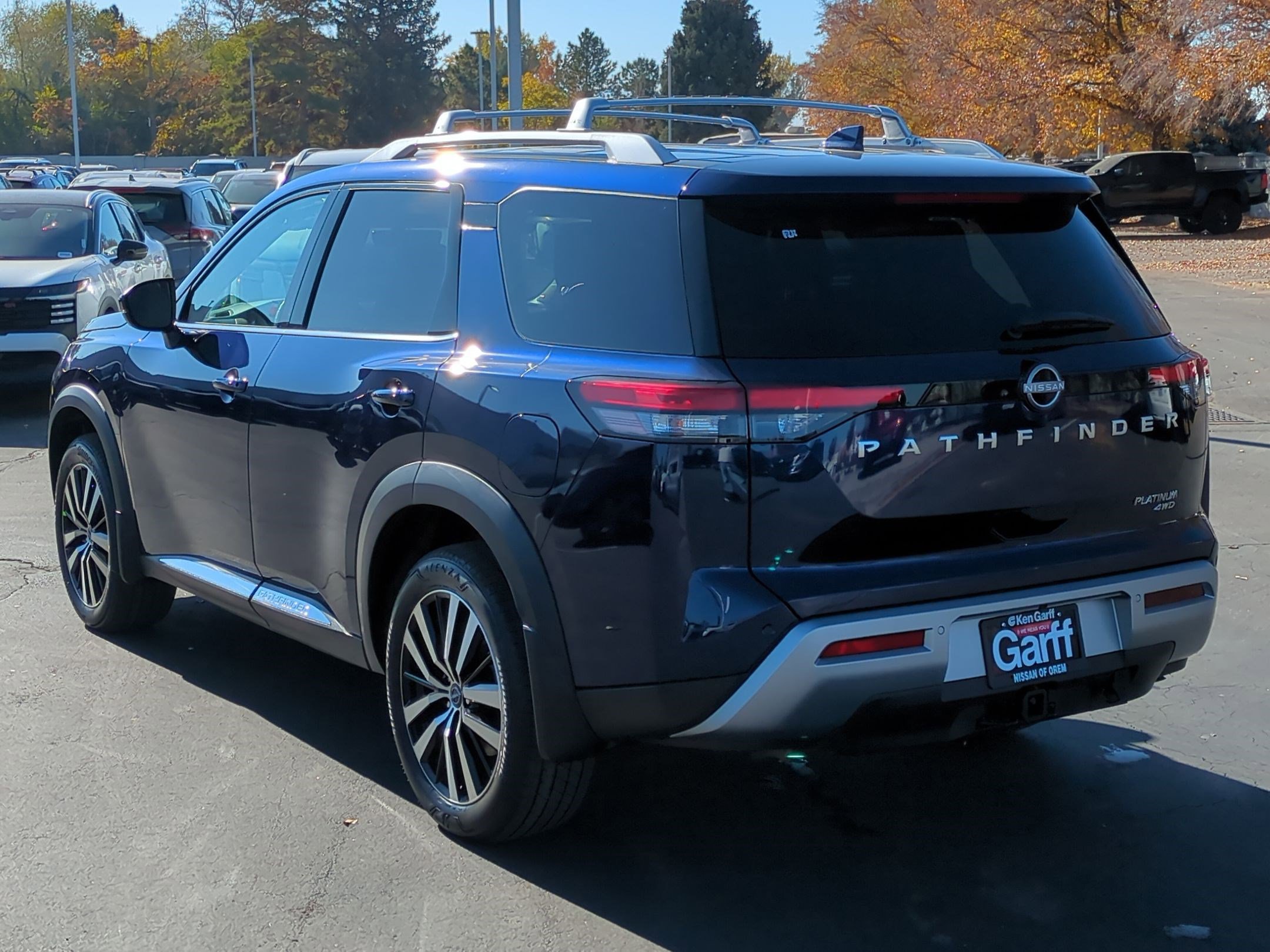 2025 Nissan Pathfinder Platinum photo 4