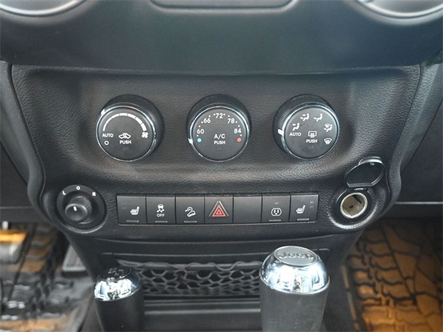 2014 Jeep Wrangler Unlimited Rubicon photo 29