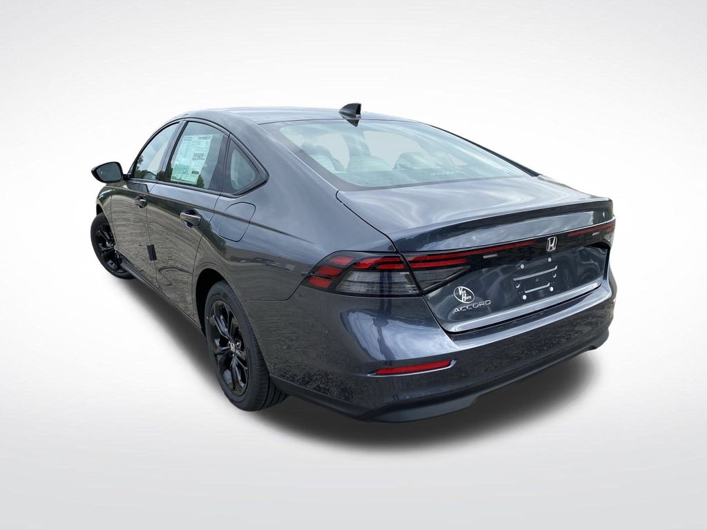 2025 Honda Accord SE photo 3