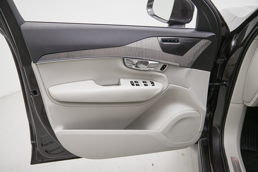 2023 VOLVO XC90 - Image 9