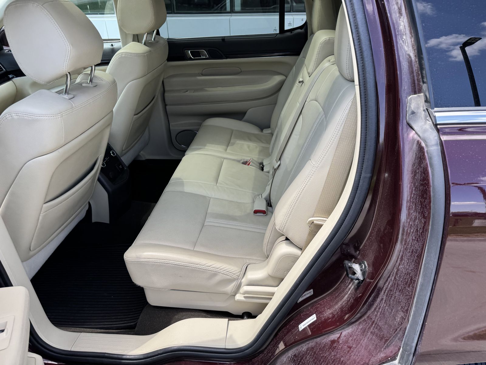 2019 Lincoln MKT Reserve photo 6