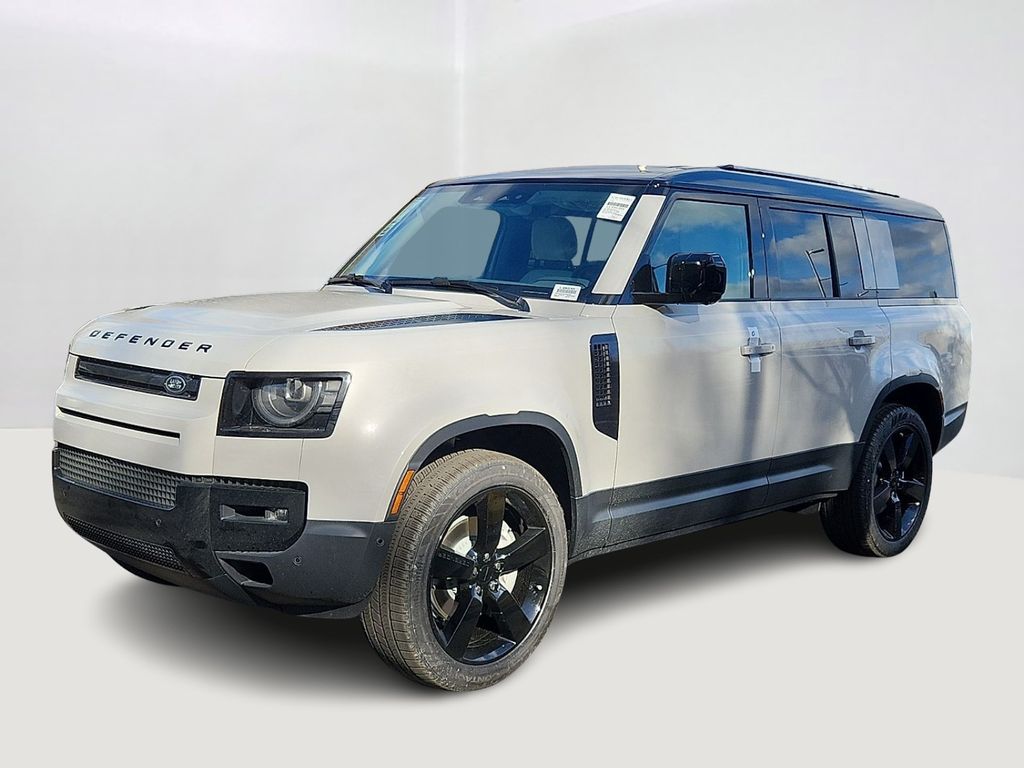 2026 Land Rover Defender S's photo