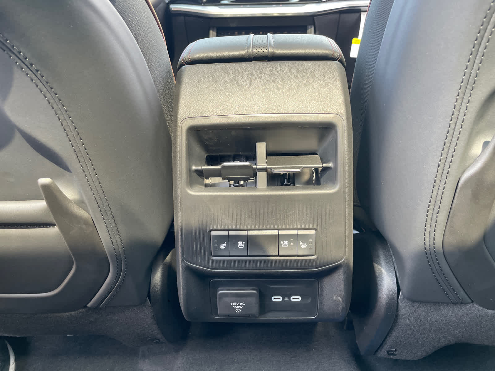 2025 Jeep Wagoneer S Launch Edition photo 12