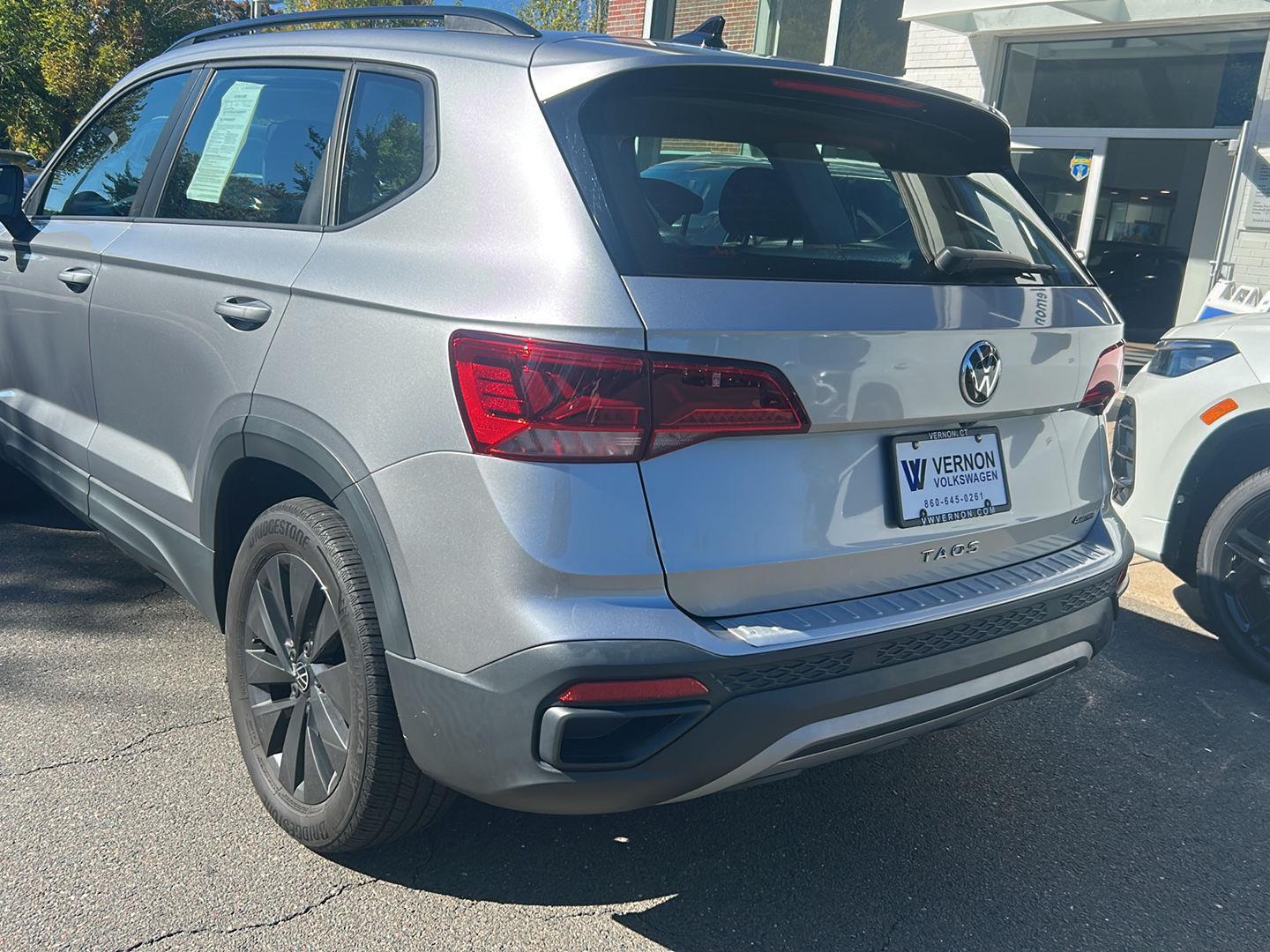 2022 Volkswagen Taos S photo 2
