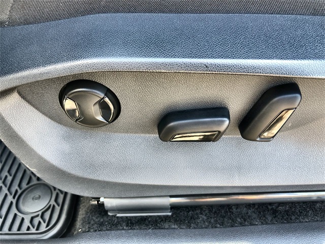 2024 Volkswagen Tiguan SE Wolfsburg Edition photo 4