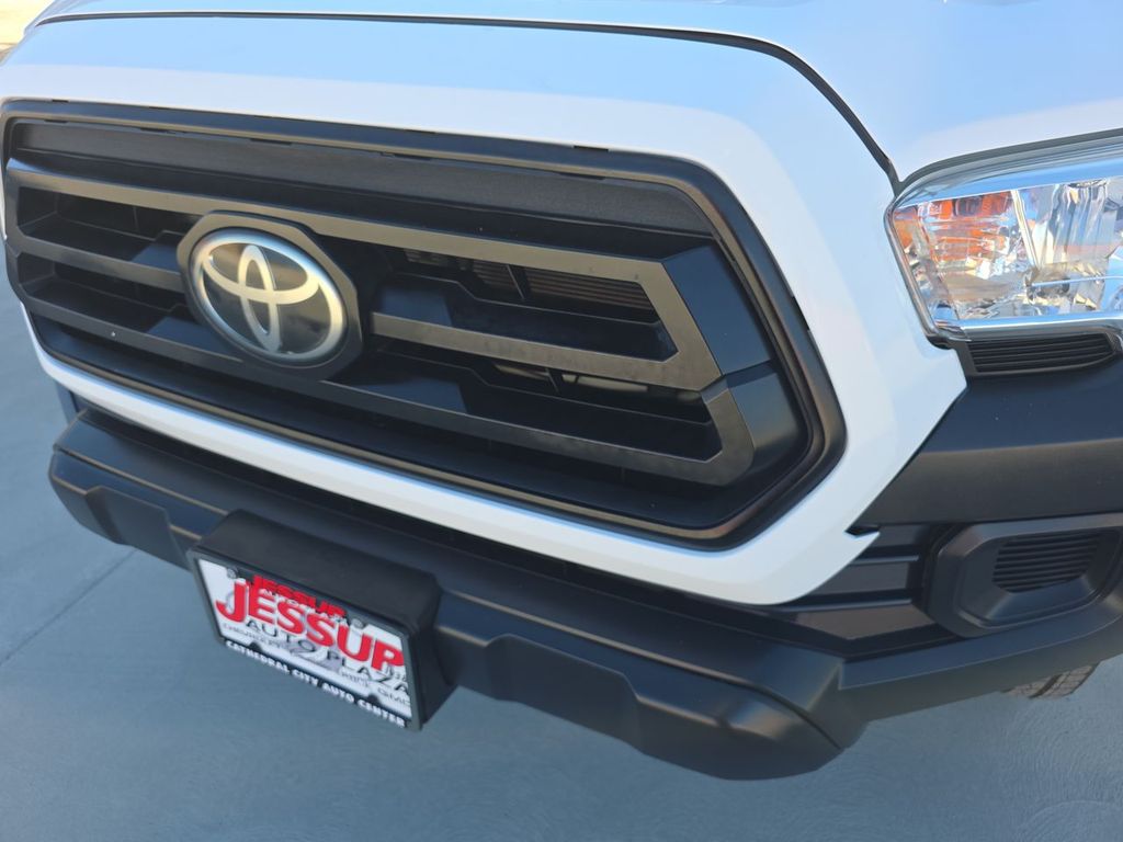 2020 Toyota Tacoma SR photo 31