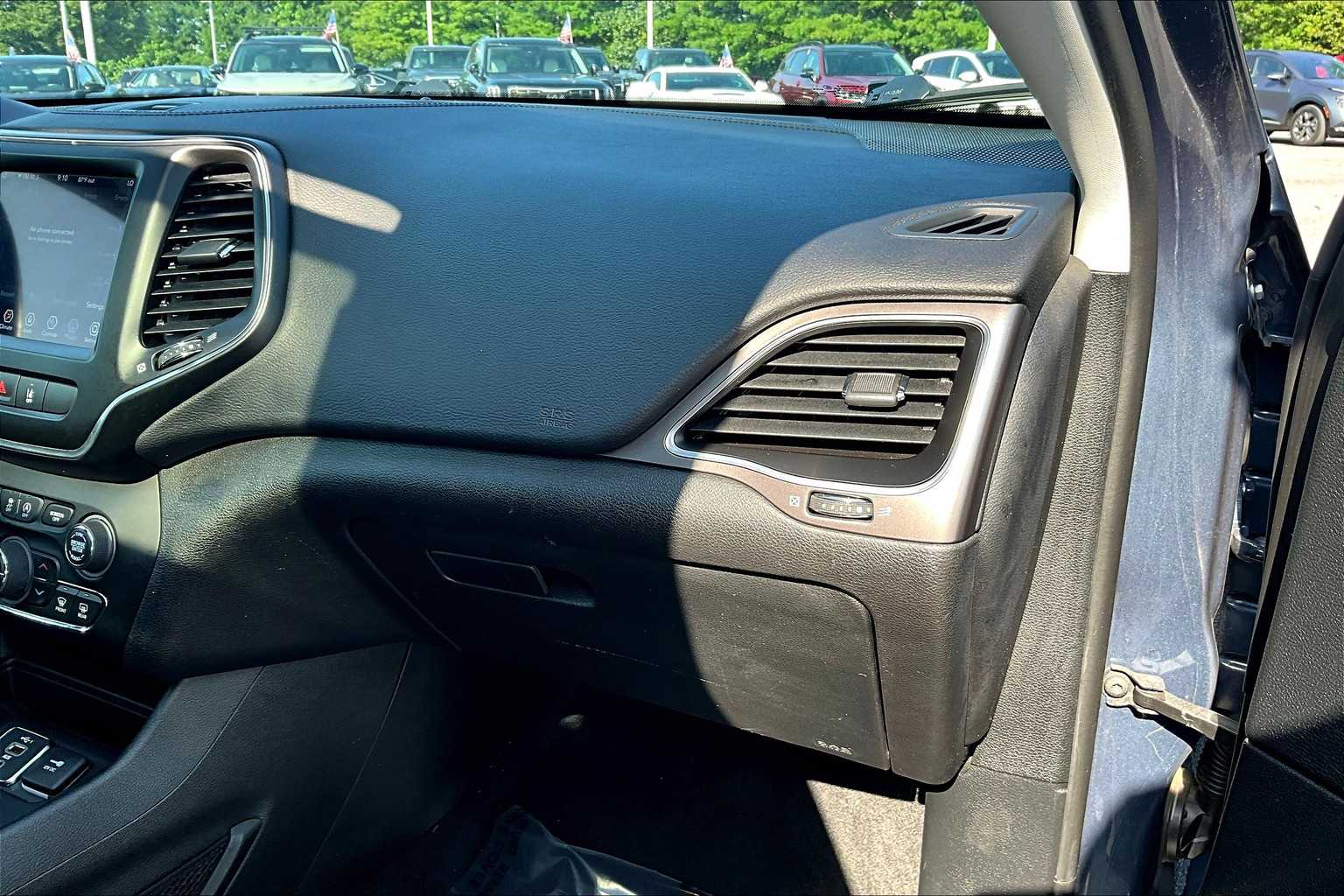 2021 Jeep Cherokee Latitude Lux photo 17