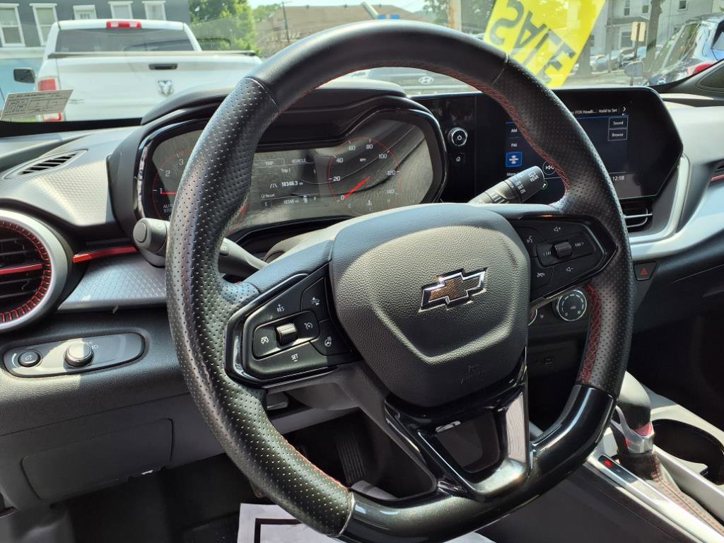 2025 Chevrolet Trax photo 3