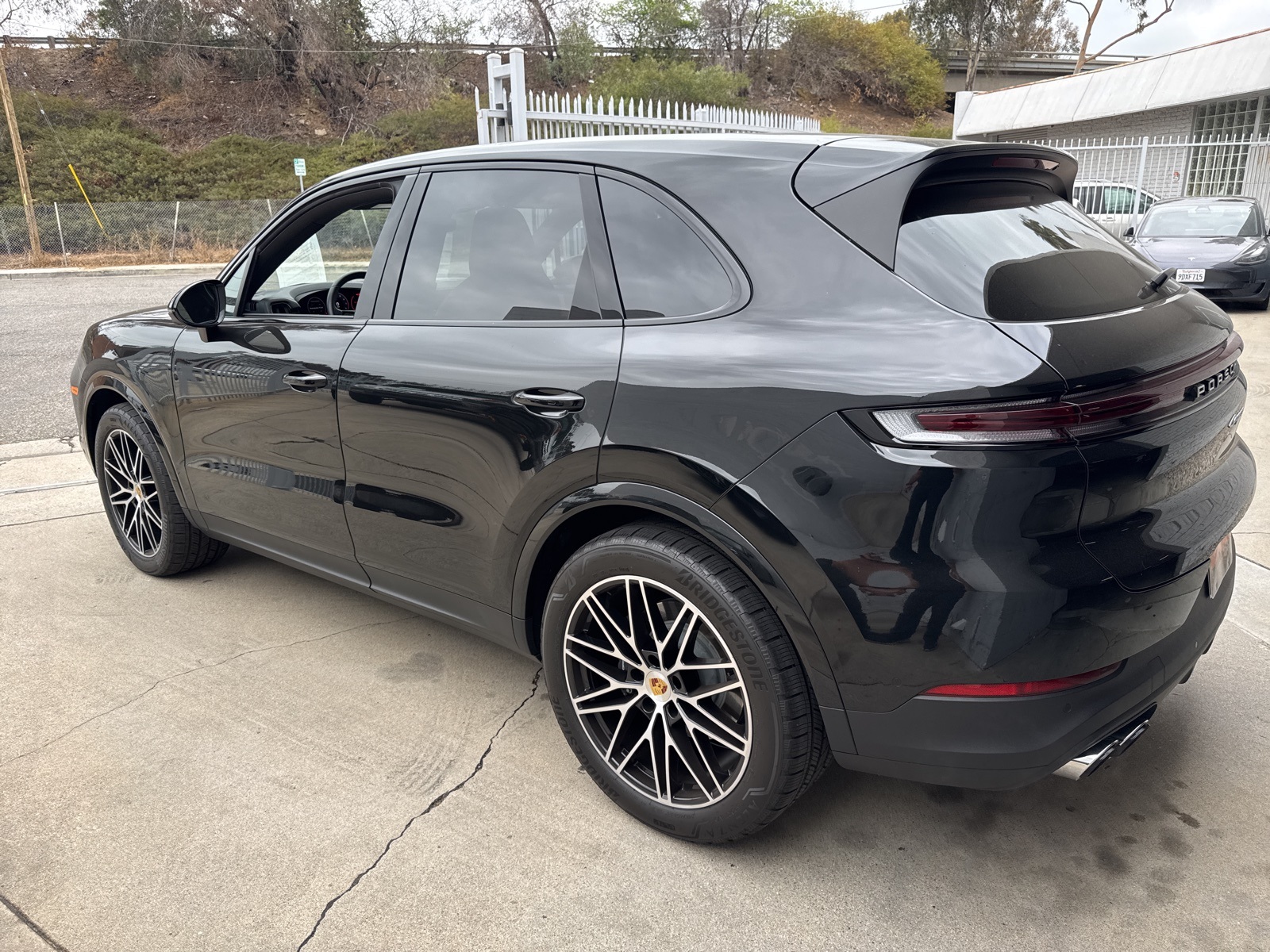 2024 Porsche Cayenne Base photo 4