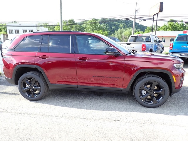2025 Jeep Grand Cherokee Limited photo 7