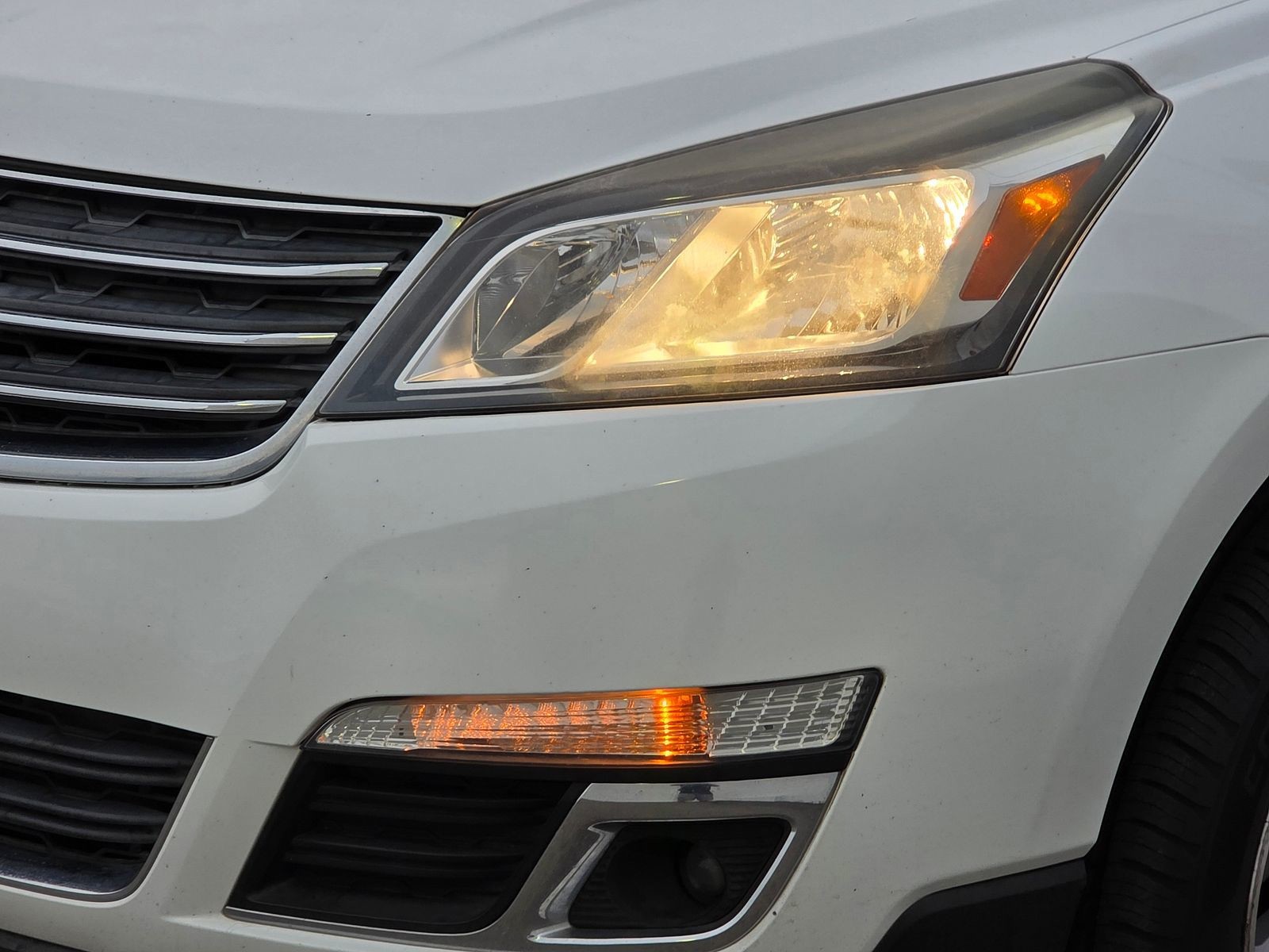 2017 Chevrolet Traverse 1LT photo 4