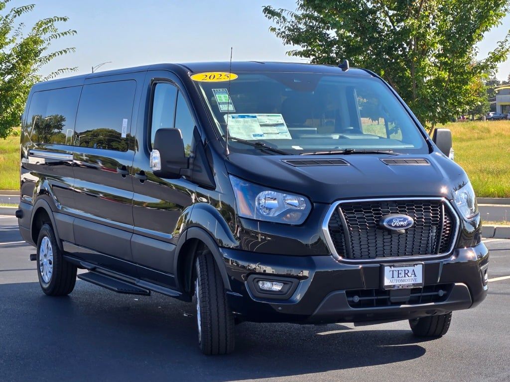 2025 Ford Transit Passenger photo 3