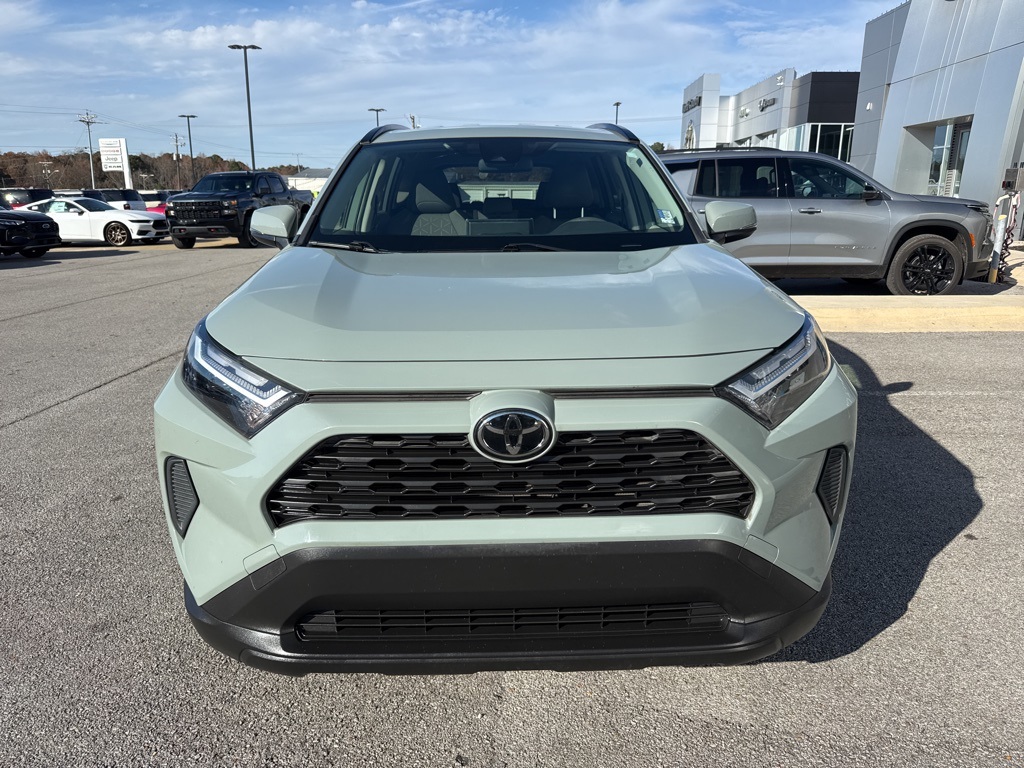 2023 Toyota RAV4 XLE photo 3