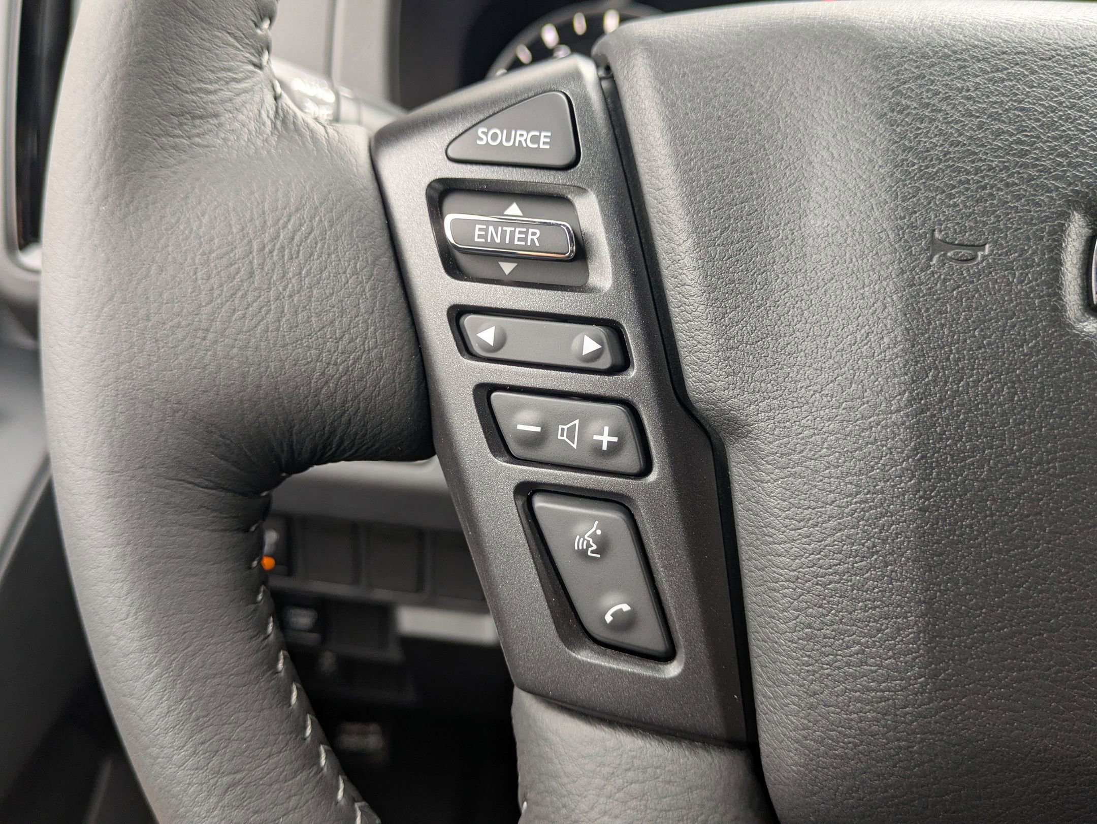 2026 Nissan Frontier Crew Cab SV photo 16