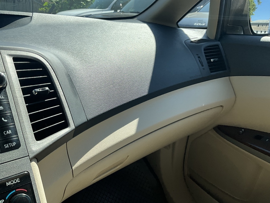 2013 Toyota Venza LE photo 19