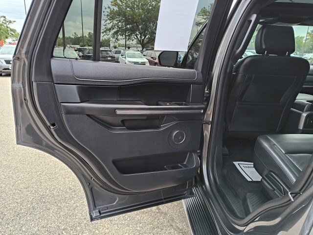 2020 Ford Expedition XLT photo 12