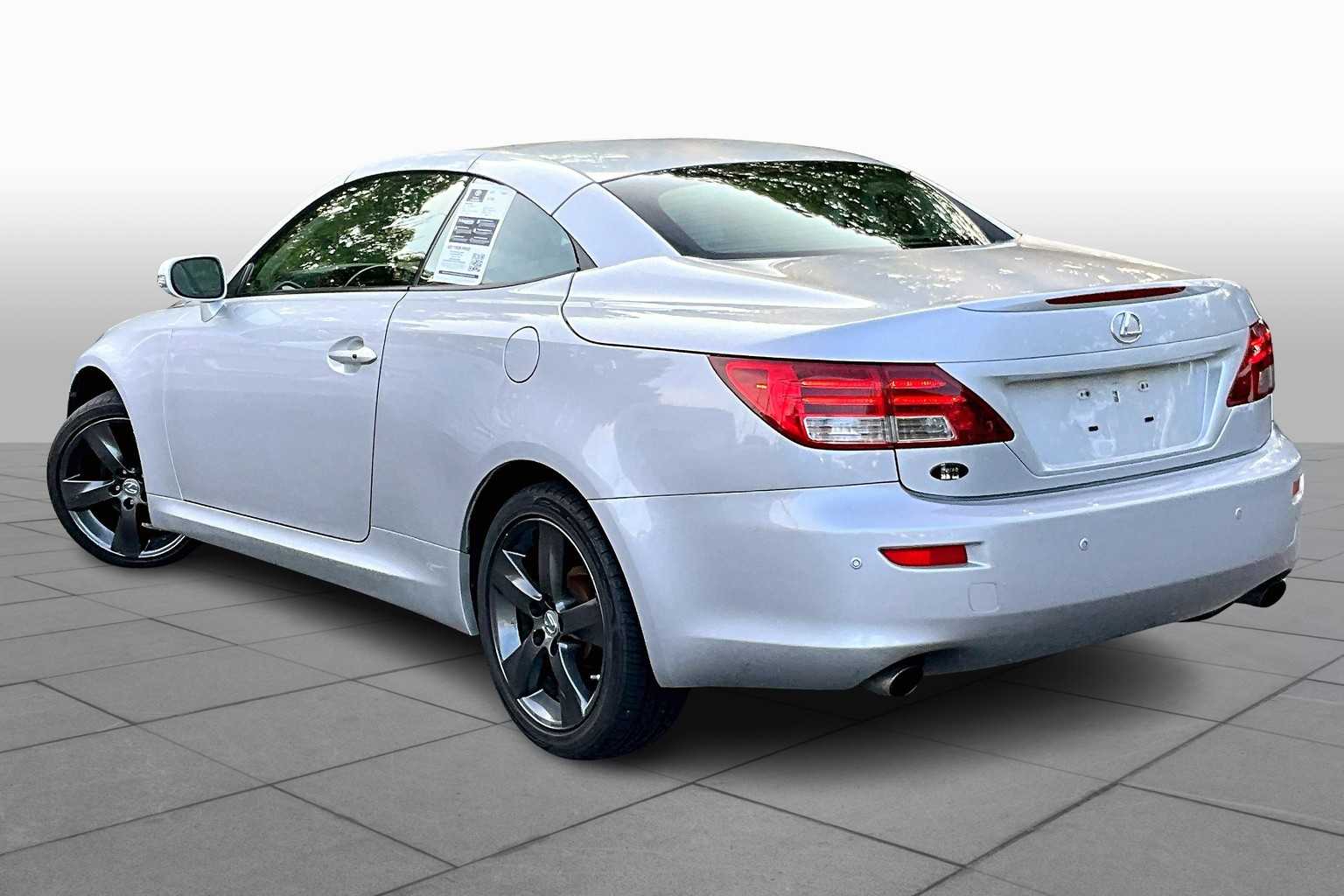 2011 Lexus IS 250C photo 10