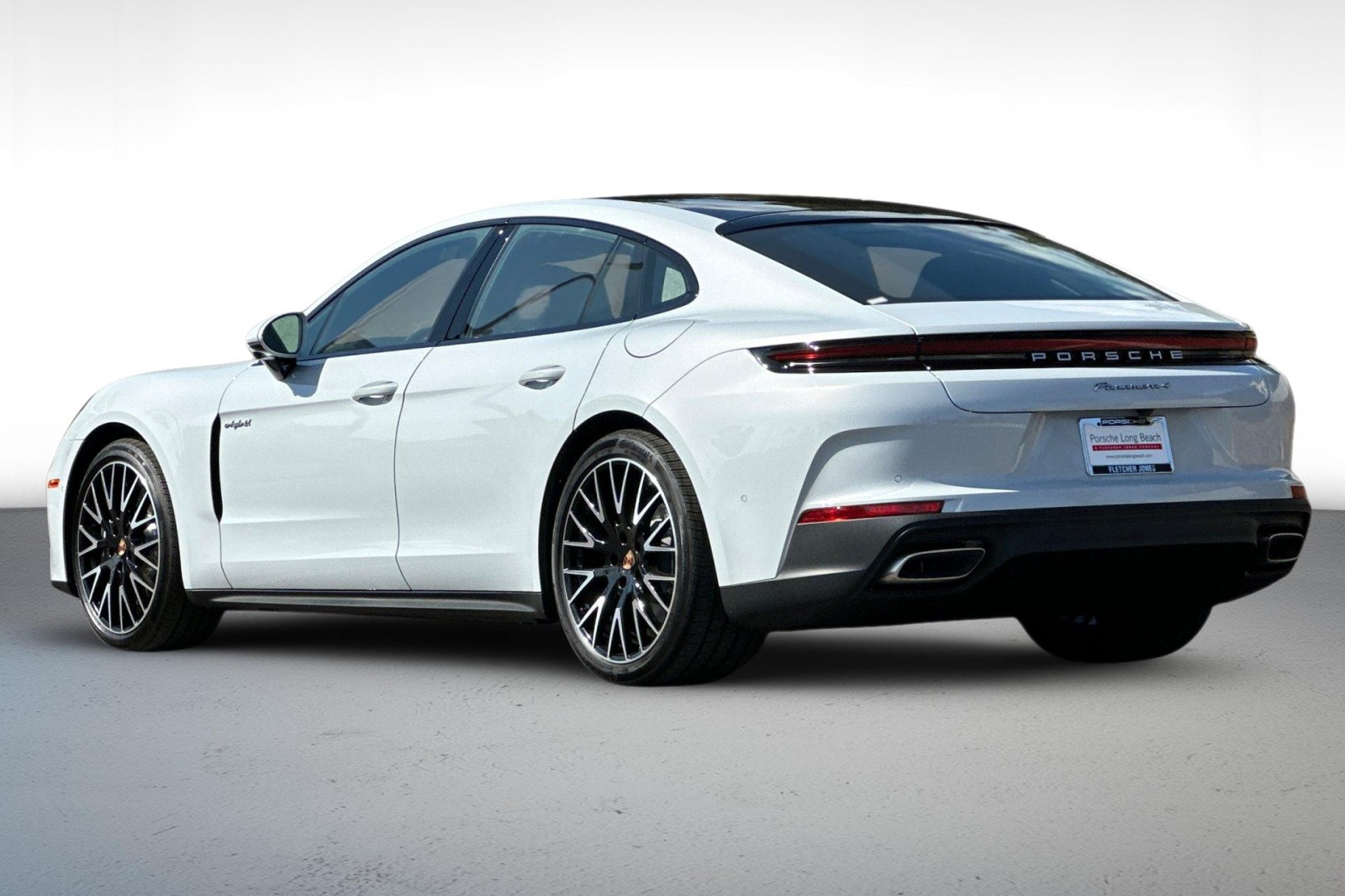 2026 Porsche Panamera 4 E-Hybrid photo 4